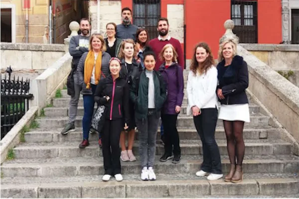 Students on steps in Granada.
