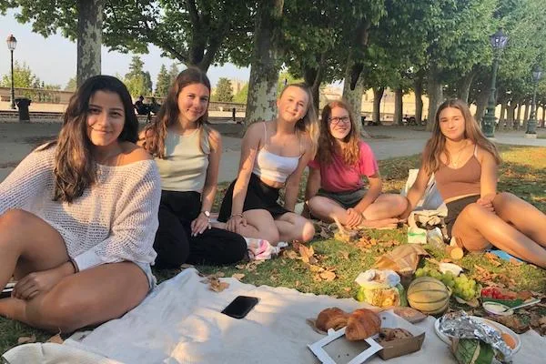 Montpellier Language School - Picnic
