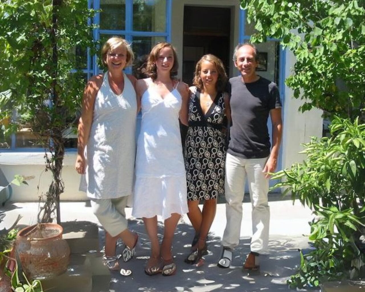 Photo of French exchanges with family.